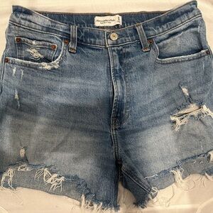 A&F High Rise 4 inch short